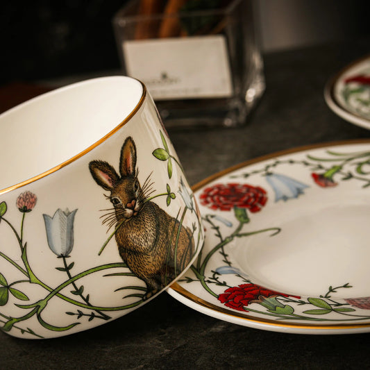 Russian Royal Porcelain Lomonosov Cartoon Rabbit Gold Plated Bone China Coffee Cup and Saucer Gift Box Gift Coffee Cup Set.
