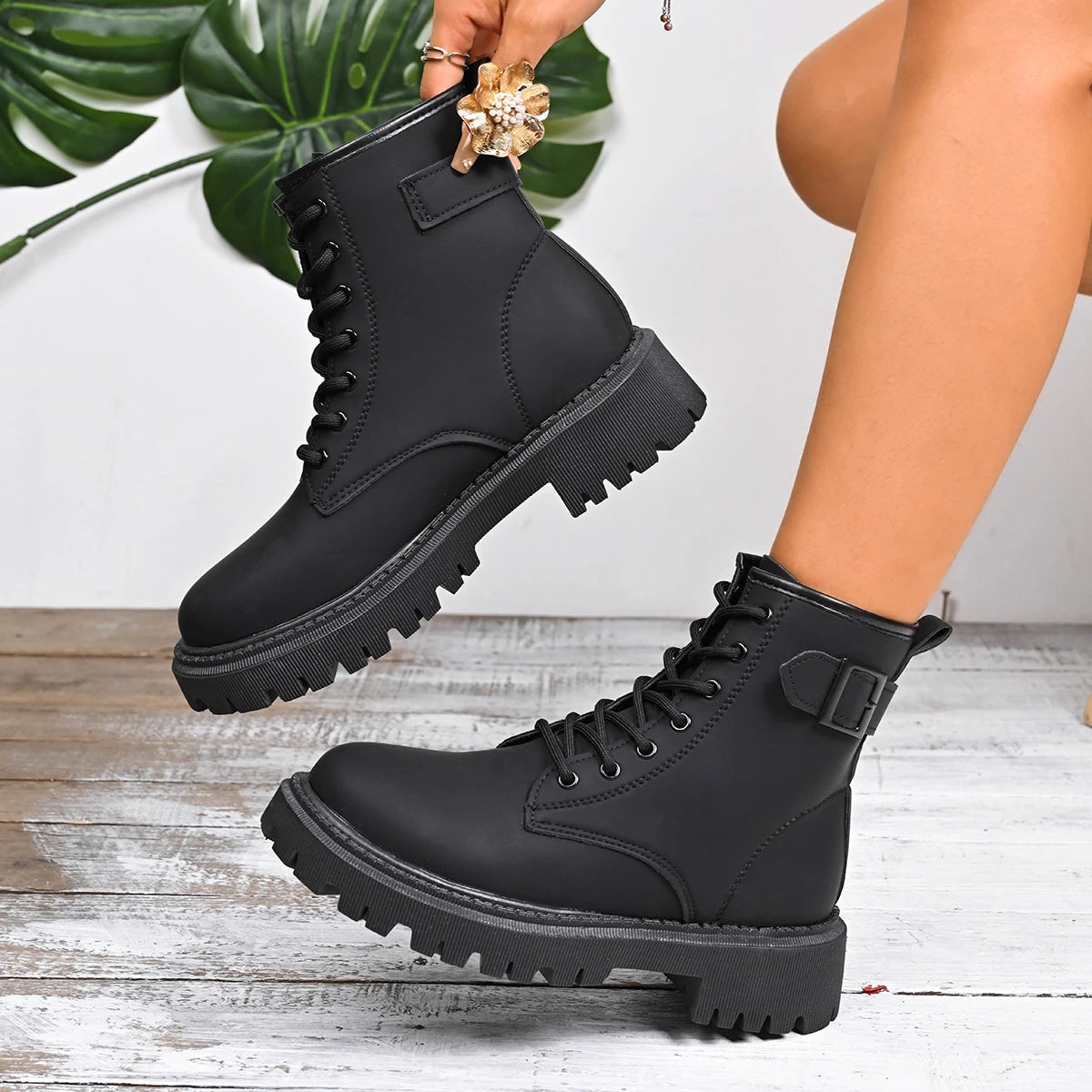 Chunky Platform Thick Heel Pink Ankle Boots Women 2025 Winter Punk Thick Bottom Lace Up Motorcycle Boots Metal Buckle Booties