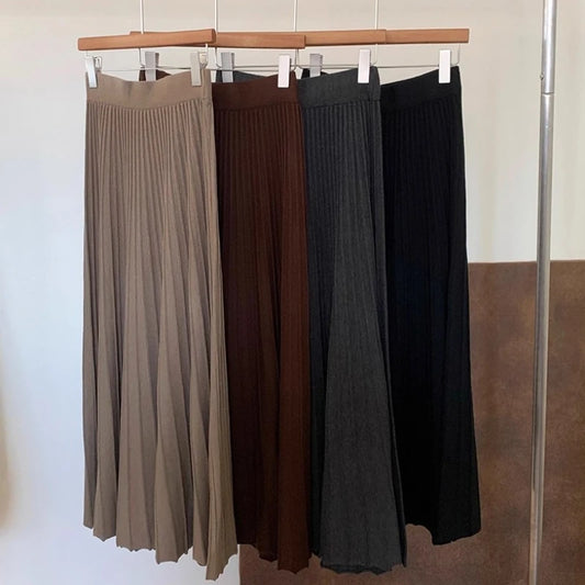2026 Khaki Cashmere Knitted Midi Skirt for Women, Loose Fit, Draped, Slimming A-Line Pleated Skirt for Autumn and Winter.