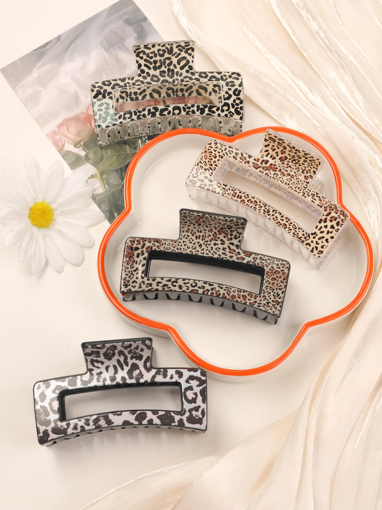 3 Pcs Frosted Cream Color Transparent Fruit Shark Scratch Clip-ins Style Back of Head Premium Wind Plate Women Hair Accessories