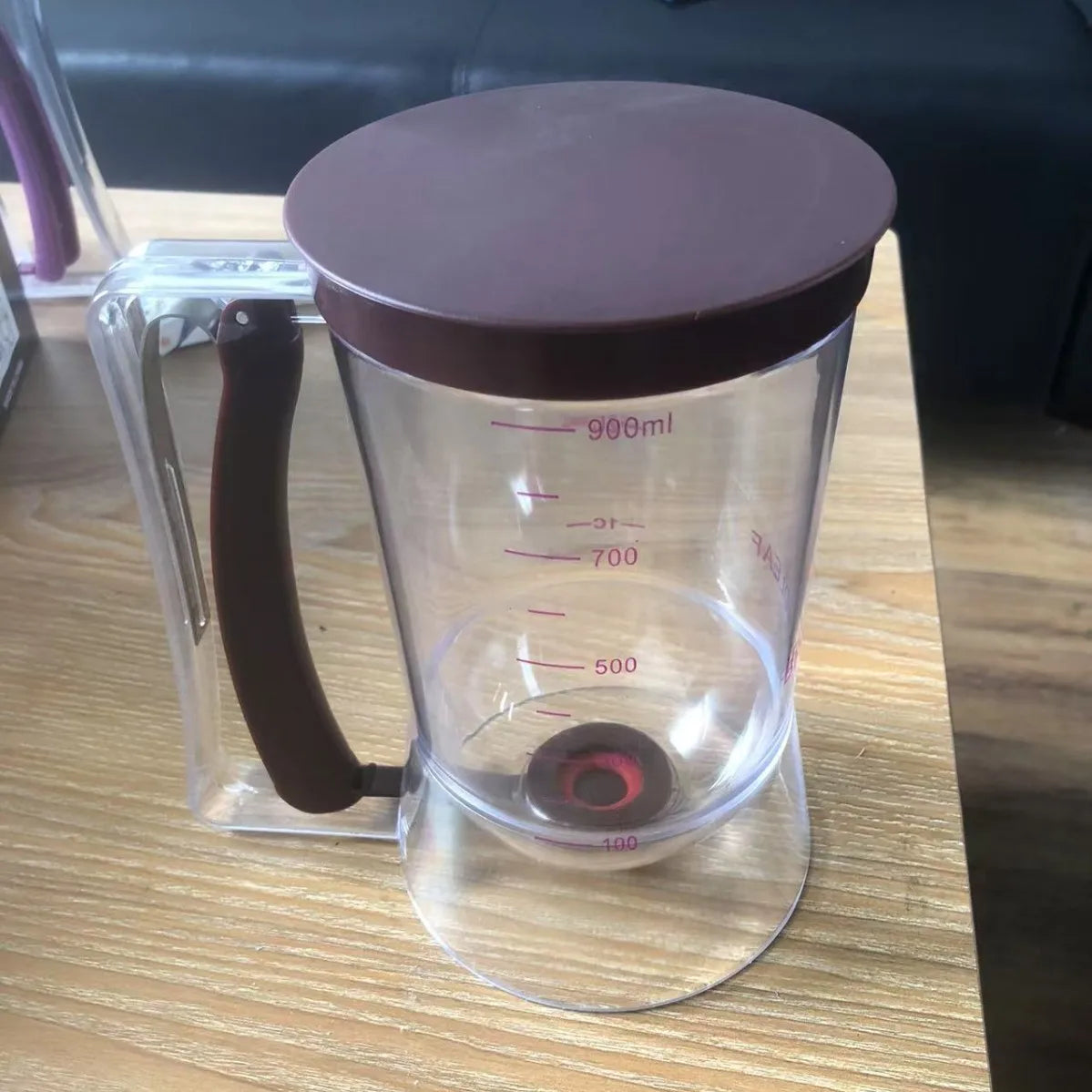 Pancake Cupcake Batter Dispenser 900mL Pancake Dispenser For Batter With Measuring Label Squeeze Handle Bracket Pastry Tools.