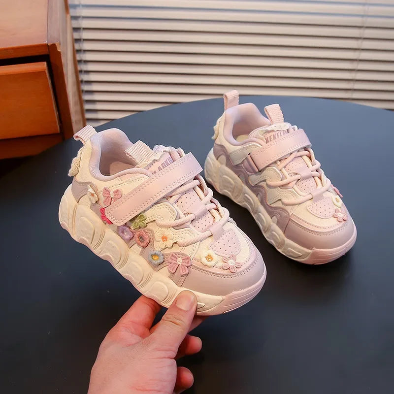 Kids Princess Shoes Thick Soft Sole Trendy Girls Sports Shoes Sweet Embroided 2024 New Fashion Children Sneakers with Flowers