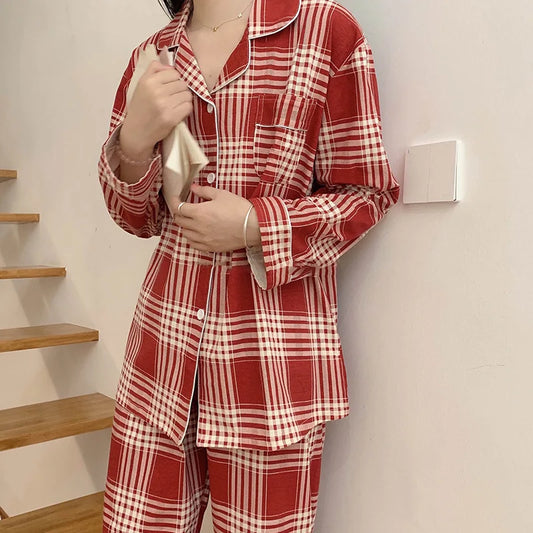 Spring and Autumn New Couples Pajamas Homewear Suit Female Is Christmas Plaid Thin Section Long-Sleeved Simple Leisure Homewear.