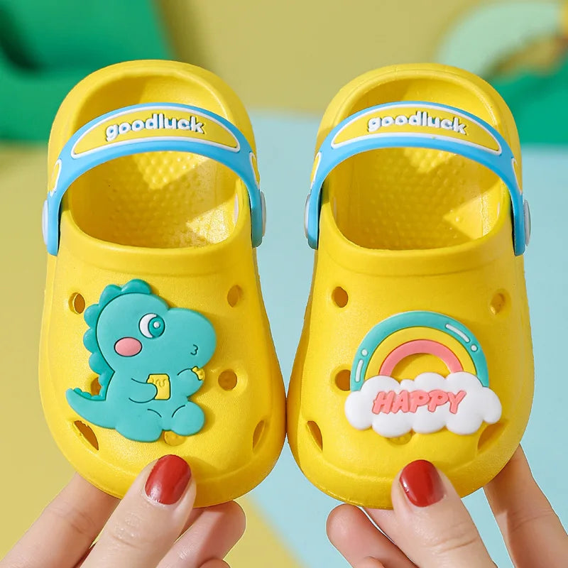 Summer Kids Sandals Hole Children's Shoes Slippers Soft Anti-Skid Cartoon Hole Baby Shoes Sandy Beach for Boys Girls.