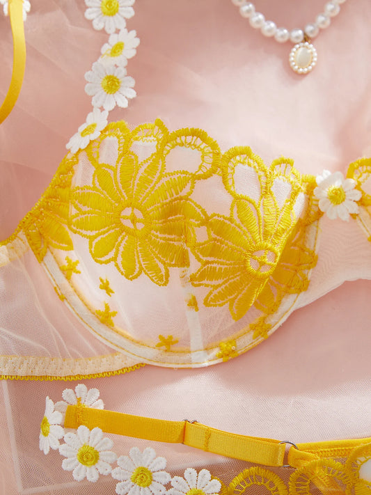 Ladies' youthful and beautiful yellow daisy summer semi transparent embroidered underwear, cute and sweet style, adjustable shou.