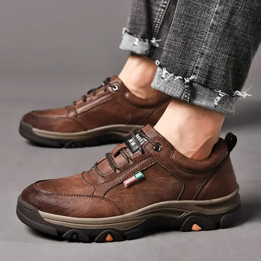 Non-slip Leather Men Hiking Shoes High Quality Man Casual Sneakers Comfortable Sport Shoes Breathable Retro Men Walking Sneakers.