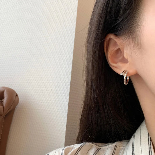 1 Pair Simple Ear Buckle for Women Fashion Copper Plated with Golded Design Hoop Earrings Fashion Jewelry Gifts.