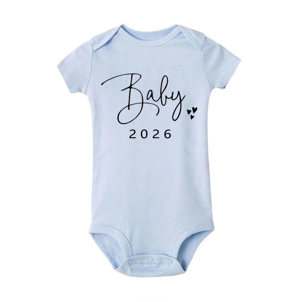 Baby-Ankündigung bald 2026 Neugeborene Baby-Bodys Sommer Jungen Mädchen Strampler Körper Schwangerschaft offenbaren Kleidung.