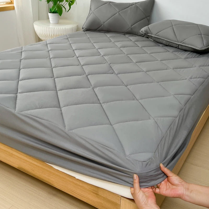 1pc Waterproof Soft Mattress Protector, Plaid Breathable Fitted Sheet with Elastic Band for Living Rome, Home Bed.