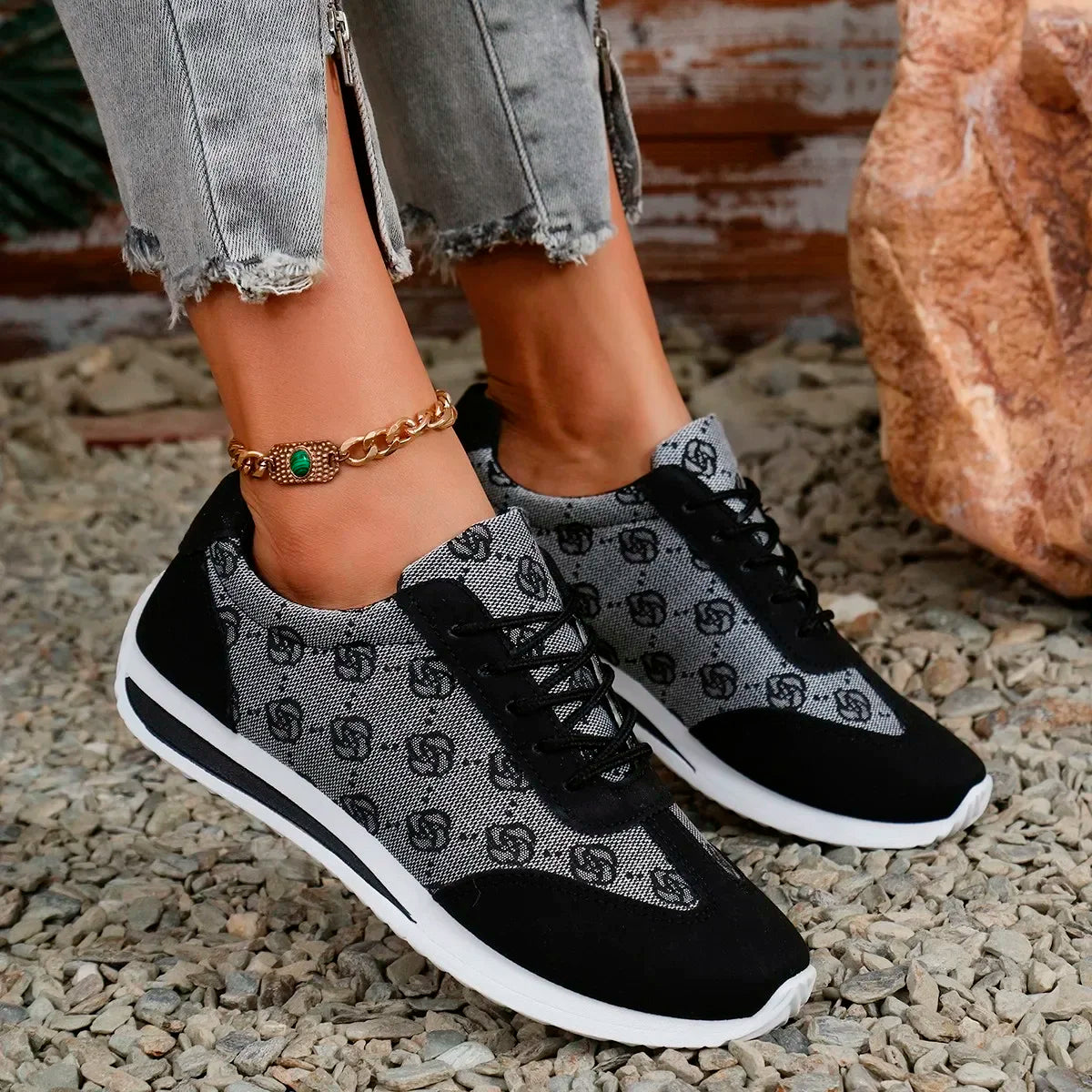 Women Thick Soled Cross Round Head Thin Fashion Shoes Women Comfortable Breathable Casual Wear-resistant Shoes Zapatos De Mujer.