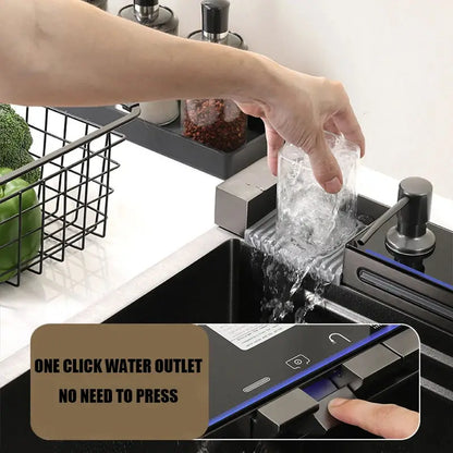 Wasserfall-Küchenspüle aus Edelstahl 304, großes Einzelschlitz-Wasserhahn-Set mit integrierter Digitalanzeige, Seifenspender, Tassenwascher