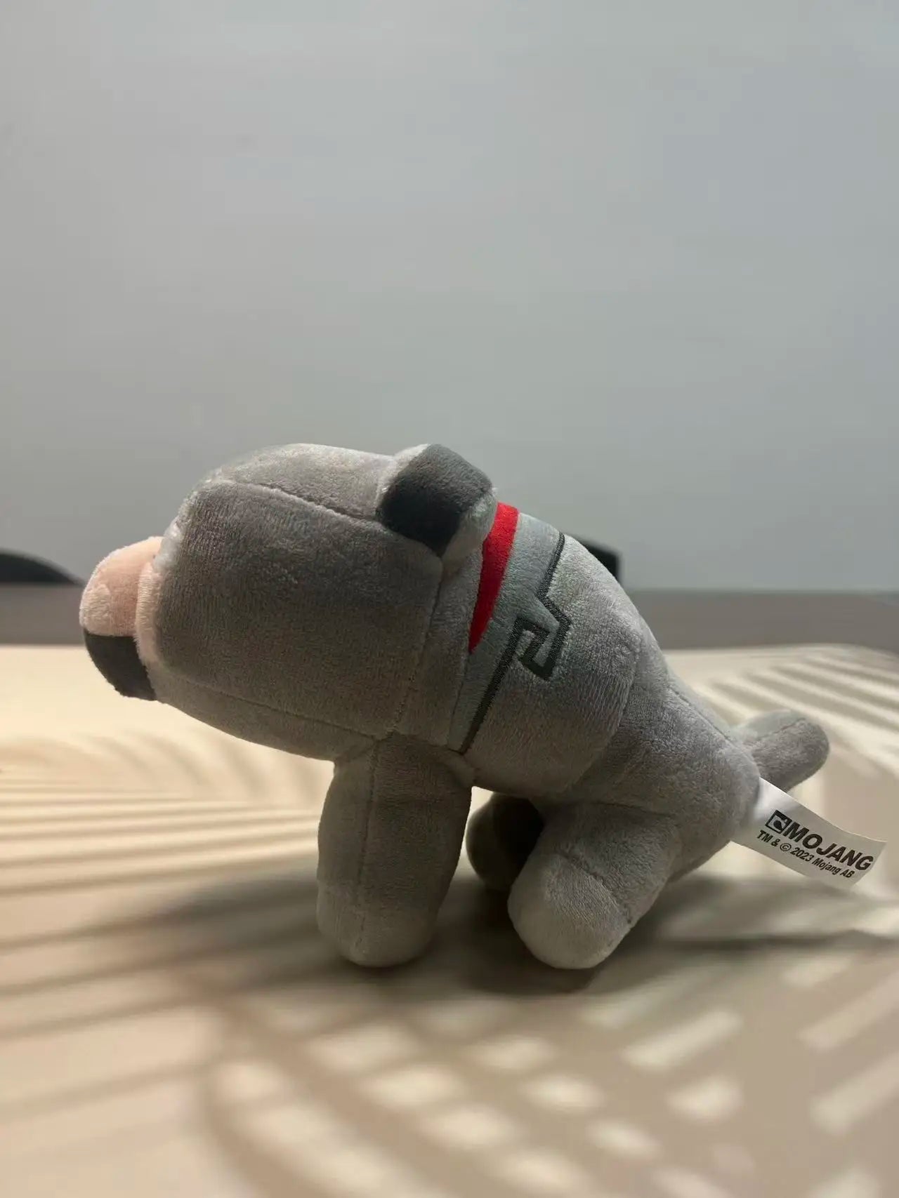 Soft and Cute Cartoon Wolf Plush Toy Skin Friendly Stuffed Toy Children's Comfort Companion Doll.