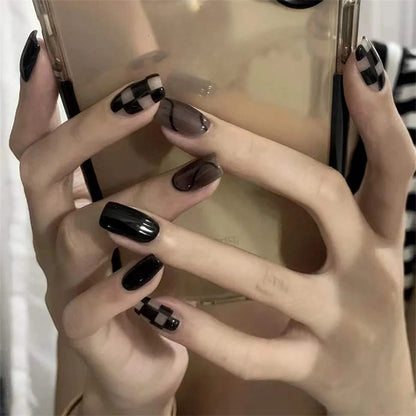 24Pcs/Set White Peach Oolong Gentle French Press on Nail Blush Halo Short Frosted Wearing False Nails Removable Fake Nail Art.