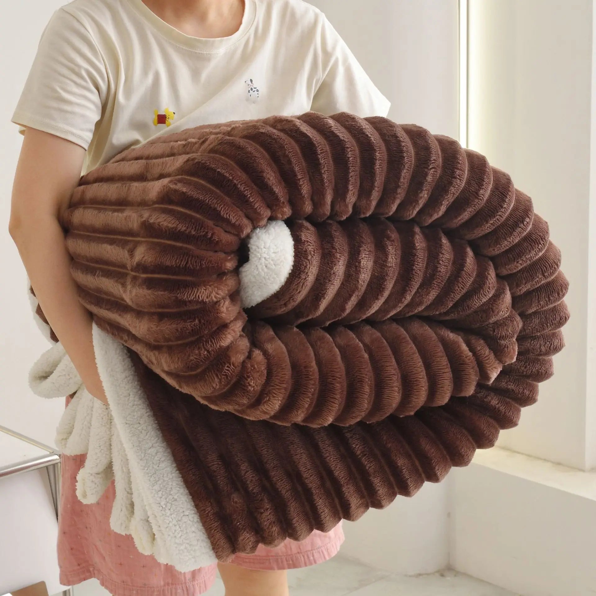 Custom Printed Cozy Woven Jacquard Knitted Blanket Soft Plush Fleece Throw with Solid Stripe for Winter Sherpa Bedding Sofa Use.