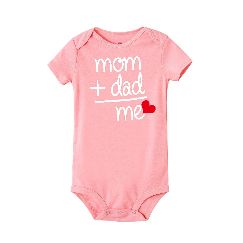 Mom + Dad = Mich Neugeborenen Baby Mädchen Romper Kleinkind Mädchen Jungen Kleidung Ropa Pyjama Strampler Kinder Kurzarm Body urlaub Geschenke.