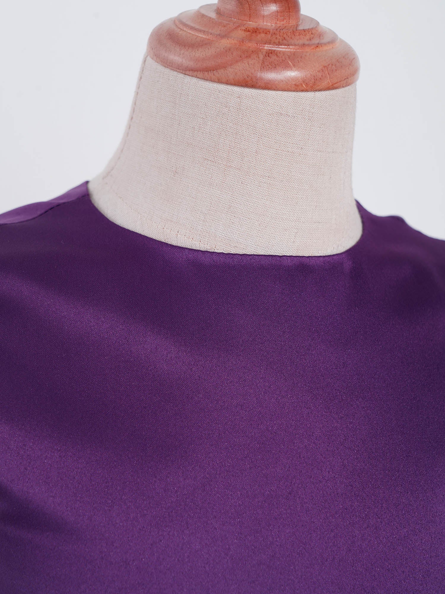 Mädchen Sommer ärmelloses Prinzessinnenkleid Elegantes Satin Hochzeit Brautjungfer Partykleid Große Schleife A-Linie Tutu für Geburtstagsabend.