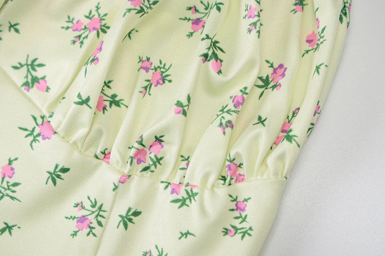 Hugcitar 2025, ärmellos, Satin, Slip, Blumenmuster, gerüscht, Bandage, Ausschnitt, Maxikleid, Frühling, Damenmode, sexy Party, Club, Robe Kpytomoa.