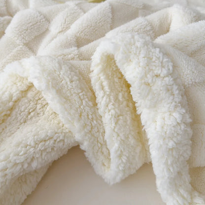 Ornate Jacquard Taffeta Comfort Blanket 100% Polyester Double-Layer Knitted Eco-Friendly Embroidered Pattern.