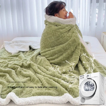 Lamb Fleece Double-Sided Velvet Blanket Double-Layer Thickened Woven Polyester Wearable Blanket.