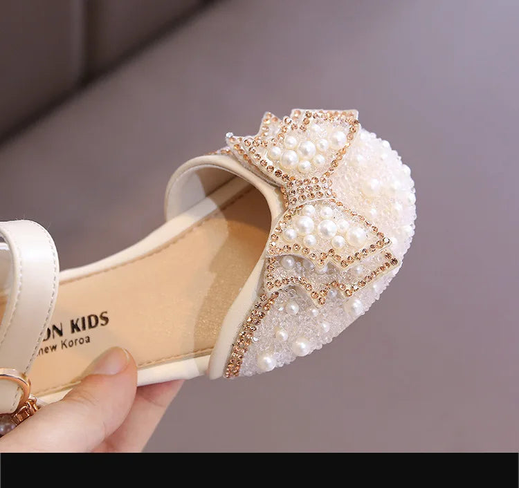 Girls Party Shoes Elegant Rhinestone Fashion Children's Leather Shoes Versatile Sweet Kids Princess Wedding Dress Flats Sandals.