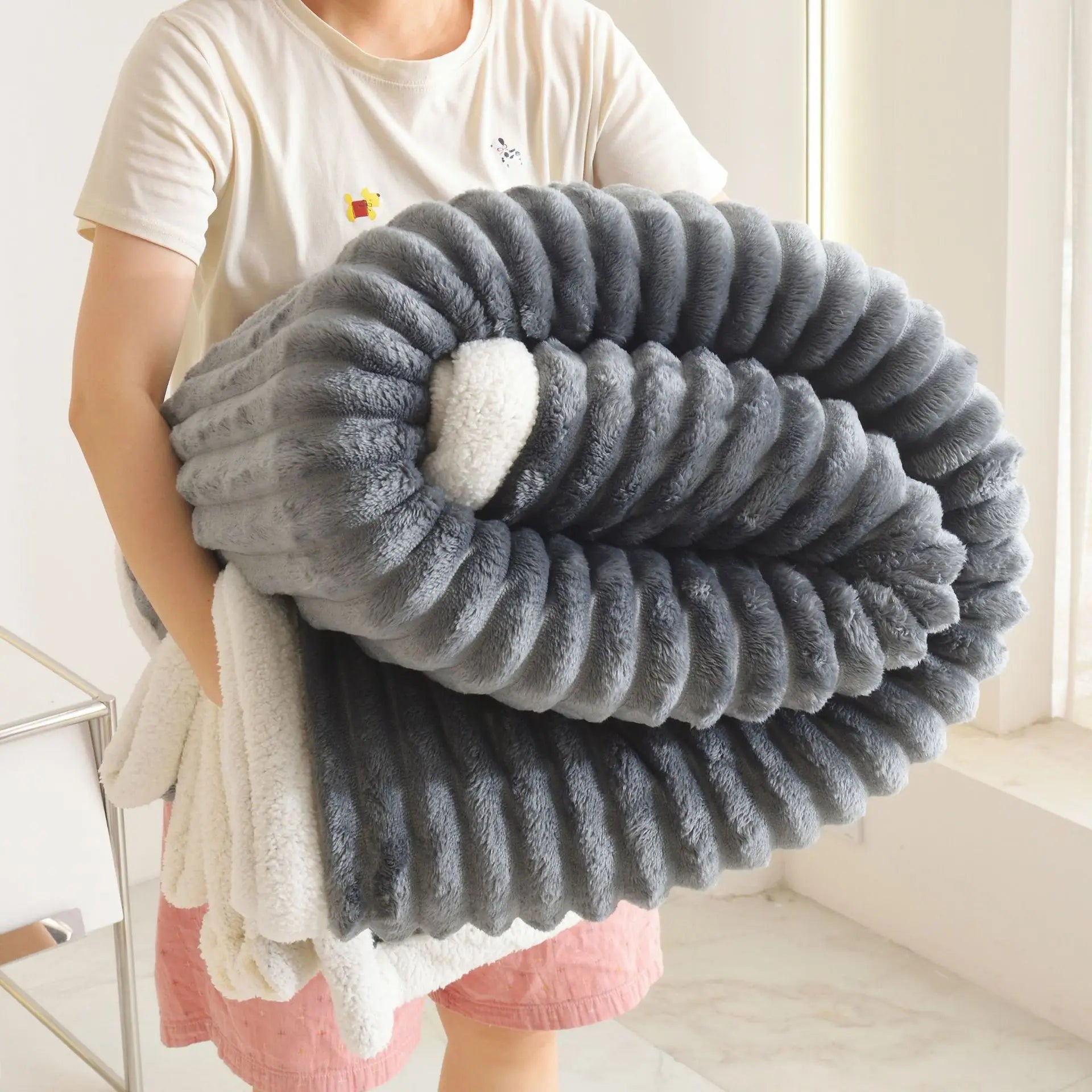 Custom Printed Cozy Woven Jacquard Knitted Blanket Soft Plush Fleece Throw with Solid Stripe for Winter Sherpa Bedding Sofa Use.