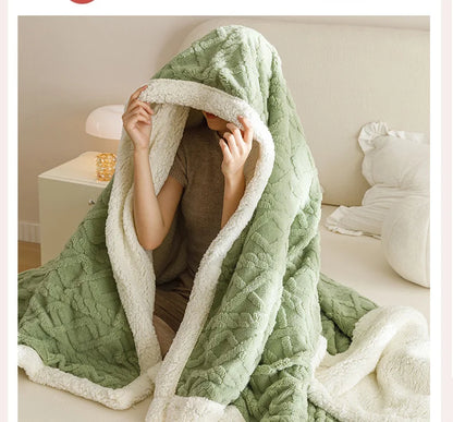 Lamb Fleece Double-Sided Velvet Blanket Double-Layer Thickened Woven Polyester Wearable Blanket.