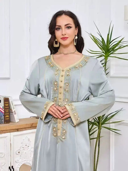 Dubai Women's Traditional Muslim Dress with Embroidered Diamond Fashionable Temperament Robe From Middle East Cross Border.