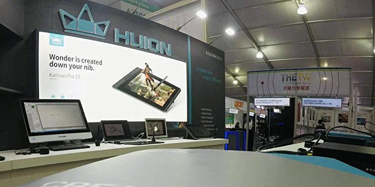 Huion Kamvas Pro 16 15.6 inch Graphic Tablet  Monitor Battery-Free Pen Display Digital Tablet Drawing Monitor with Tilt AG Glass