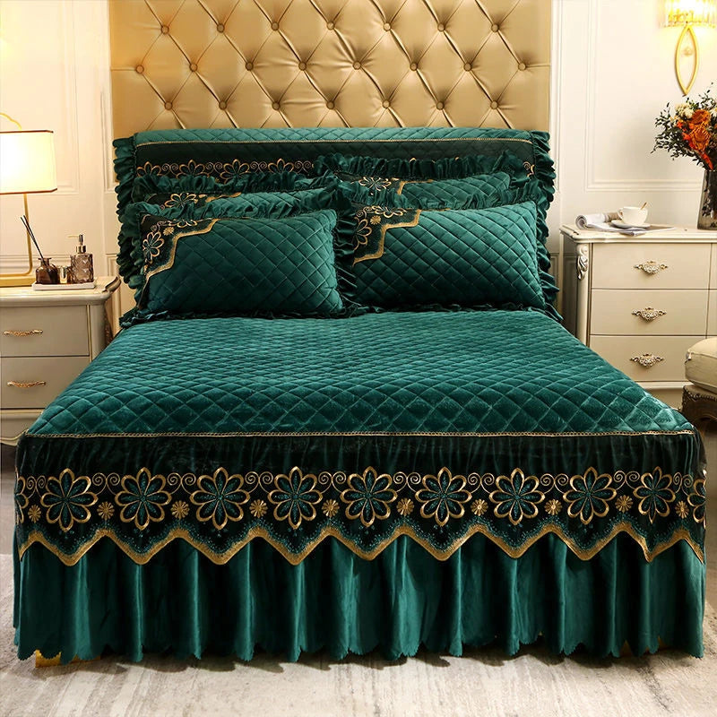 European Luxury Quilted Bed Skirt Winter Warm Thicken Velvet Bedspread King Good Hand Feeling Bed Skirt Not Included Pillowcase.