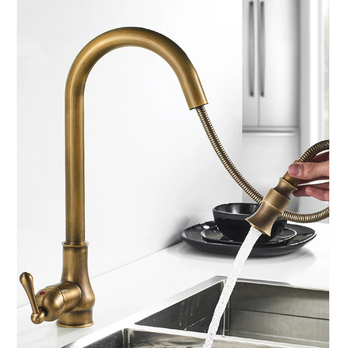 Antique Brass Kitchen Sink Faucet Pull Down Swivel Spout Kitchen Deck Mounted Bathroom Hot and Cold Water Mixers Tap