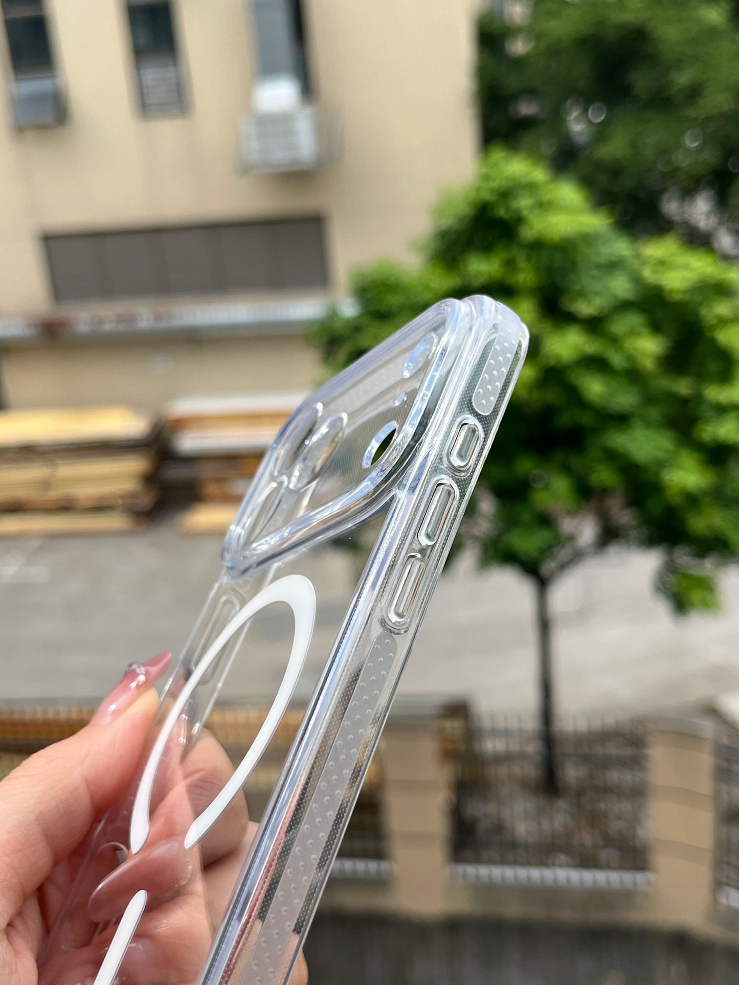 Magnetic Clear Transparent 2-in-1 Phone Case for iPhone 17 Pro Max Shockproof with Bayer Material anti-yellowing.