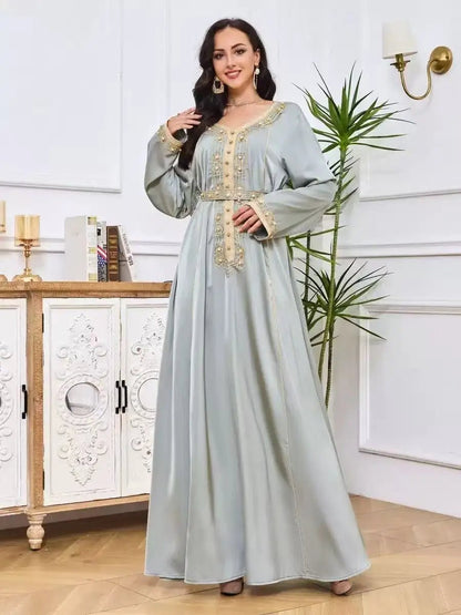 Dubai Women's Traditional Muslim Dress with Embroidered Diamond Fashionable Temperament Robe From Middle East Cross Border.