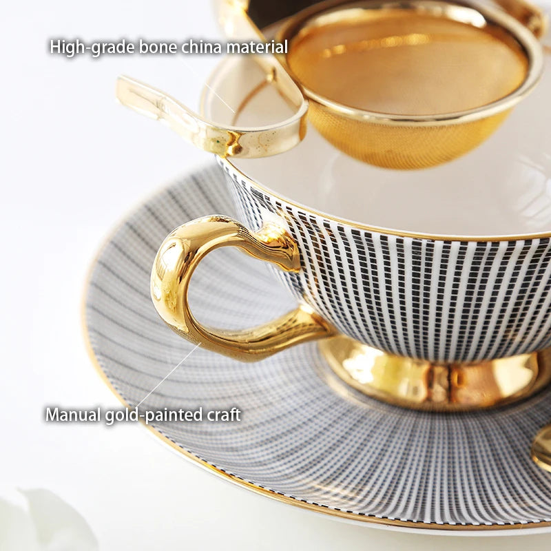 Bone China Tea Cup Saucer Spoon Set 200ml Elegant Coffee Cup Gold Porcelain Tea Set Ceramic Teacup Cafe Espresso Cup British Mug.