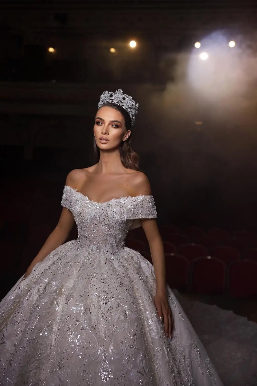 2024 Luxury Wedding Dress Lace Bridal Gowns Wedding Dress Illusion Embroidered Beaded Lace Stain Wedding Dress Bridal Gown.