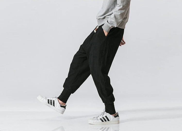Cotton Linen Harem Pants Men Solid Elastic Waist Streetwear Joggers New Baggy Drop-crotch Pants Casual Trousers Men.