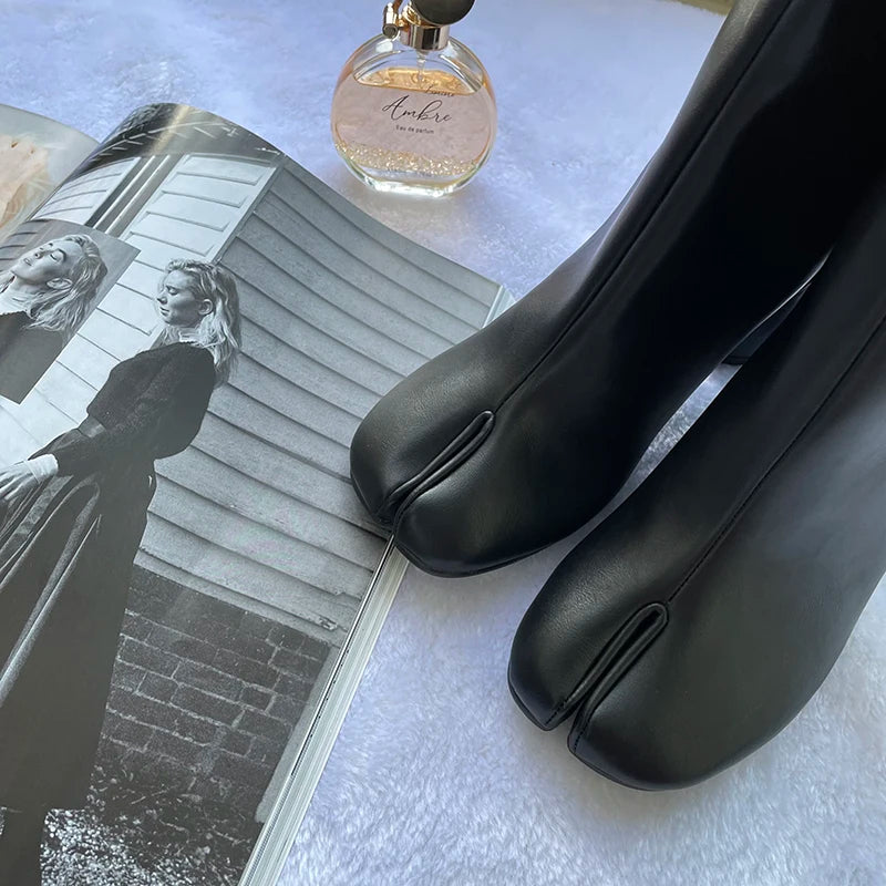 2024 Luxury Brand Design Leather Tabi Boots Fashion Round Chunky High Heel Ankle Boots For Women Autumn Winter Split Toe Shoes.