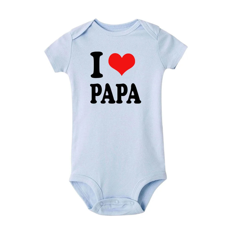 Ich liebe Mama und ich liebe Papa, Baby-Body, Zwillinge, weiche Kleinkind-Säuglingskleidung, weiße Kleidung, Sommerkleidung.