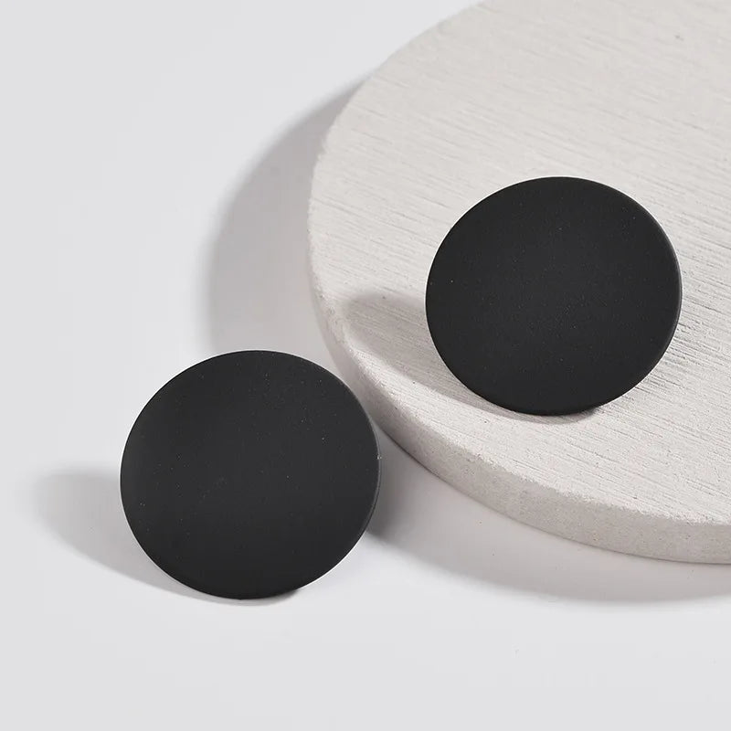 Women Korean Ear Jewelry Paint Black Round Earrings New Fashion Medium Statement Round Stud Earrings.