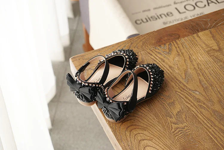 New Kids Leather Shoes Girls Wedding Shoes Children Princess Sandals Sequins Bow Girls Casual Dance Shoes Flat Sandals E462.