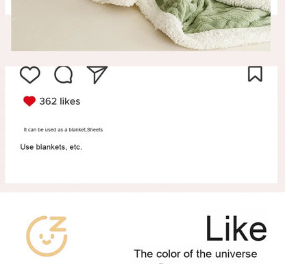 Lamb Fleece Double-Sided Velvet Blanket Double-Layer Thickened Woven Polyester Wearable Blanket.