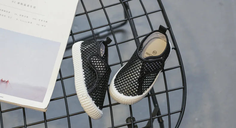 Kids Summer Shoes for Boys Girls Toddlers Children Casual Flats Air Mesh Net Breathable Hollow Cut-outs Sneakers Soft Fashion.