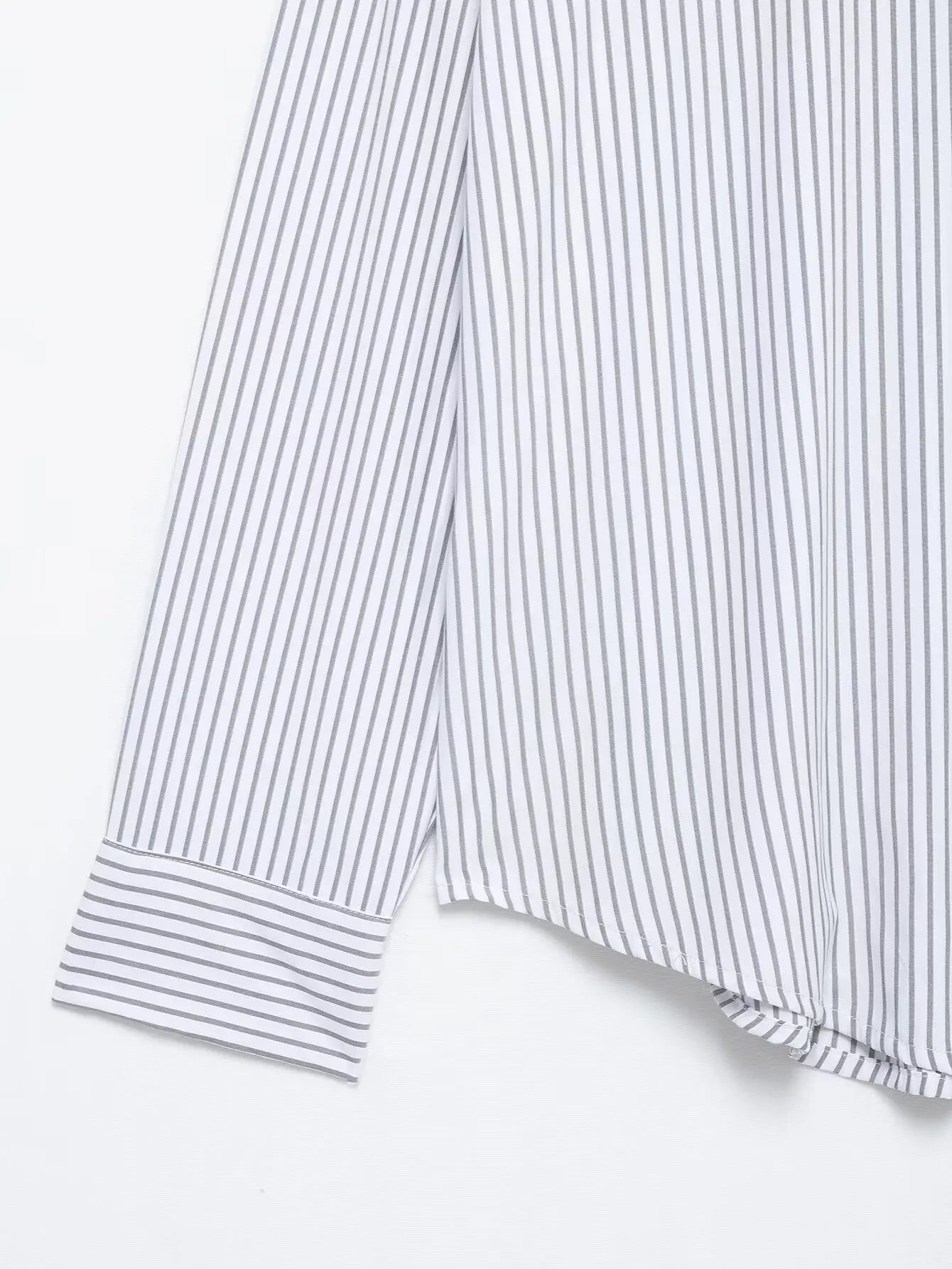 Women 2025 Spring New Chic Fashion Loose Striped Shirt Vintage Long Sleeve Casual Female Shirts Blusas Chic Tops.