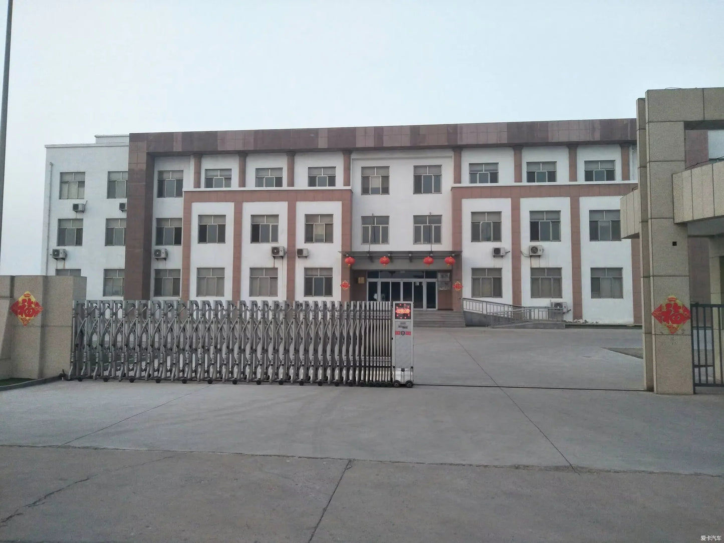 The Latest Styles of Fashionable and Comfortable Men's Shoes in Spring and Autumn.