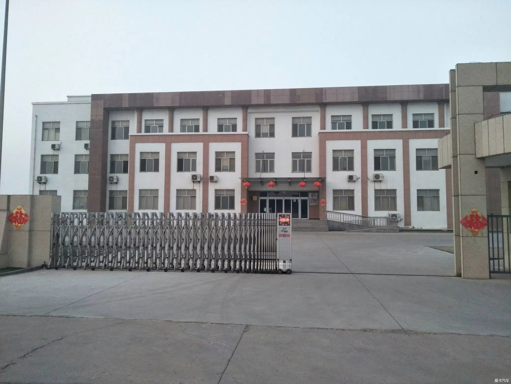 The Latest Styles of Fashionable and Comfortable Men's Shoes in Spring and Autumn.