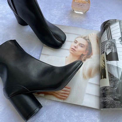 2024 Luxury Brand Design Leather Tabi Boots Fashion Round Chunky High Heel Ankle Boots For Women Autumn Winter Split Toe Shoes.