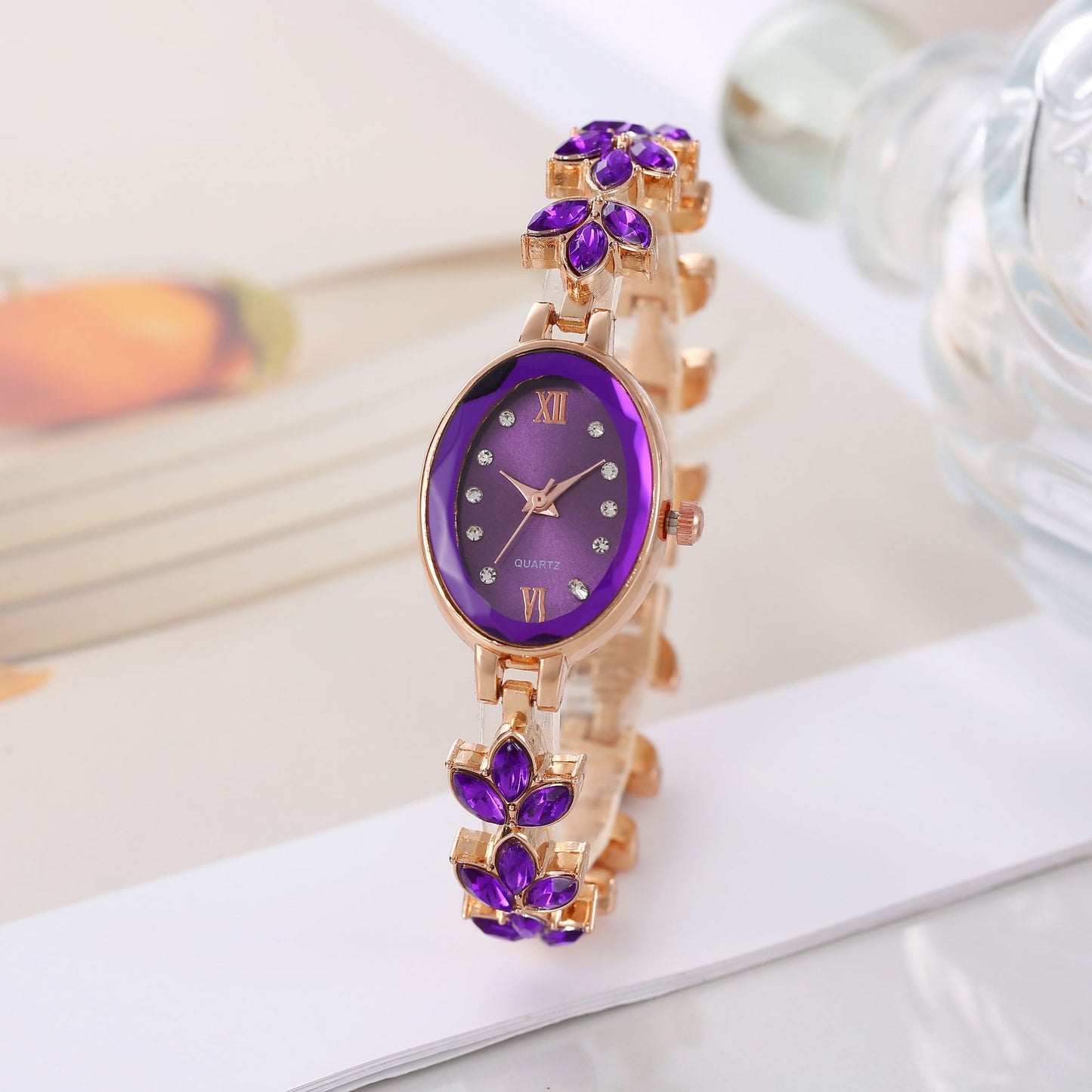 Women's Watches Light Luxury Diamond Inlaid For Clover Watch Waterproof Oval Ladies Fashion Quartz Bracelet Wristwatch.