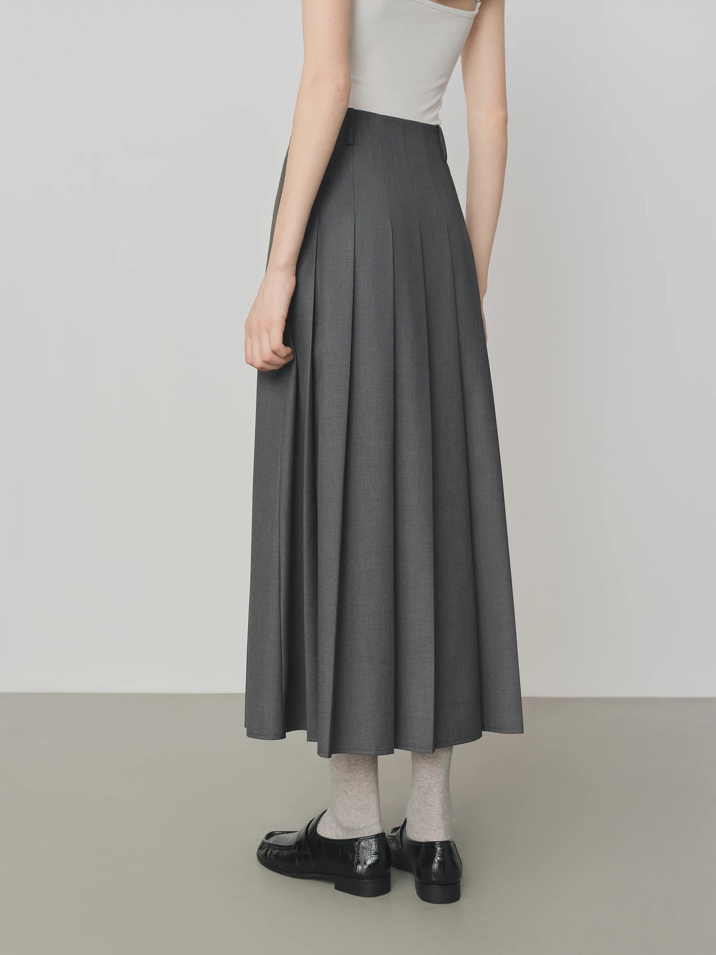 FSLE College Style Gray Retro Pleated Skirt For Women Autumn 2025 New Arrival Commuter Officelady Chic Long Skirt 25FS13198.