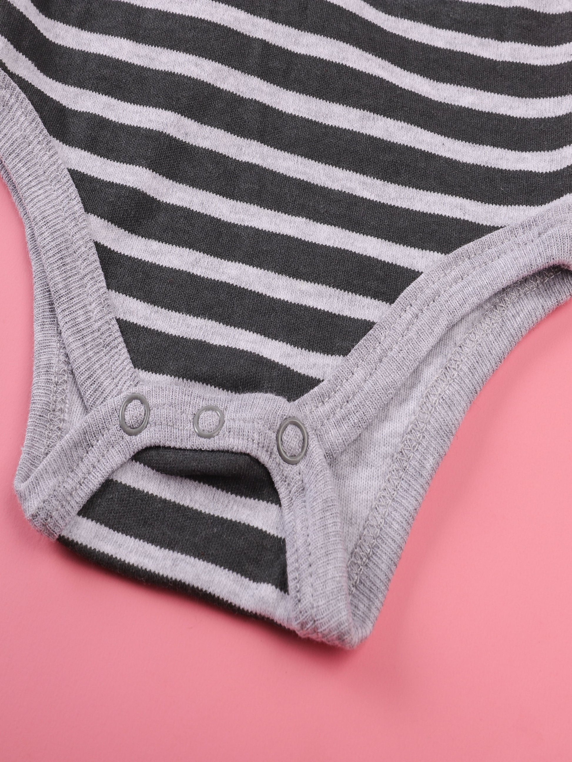 3PCS Sommer Jungen und Mädchen Nette Muster Hoodie Set Kurzarm Dreieck Overall Neugeborenen Baumwolle Bequeme Overall Pyjamas.