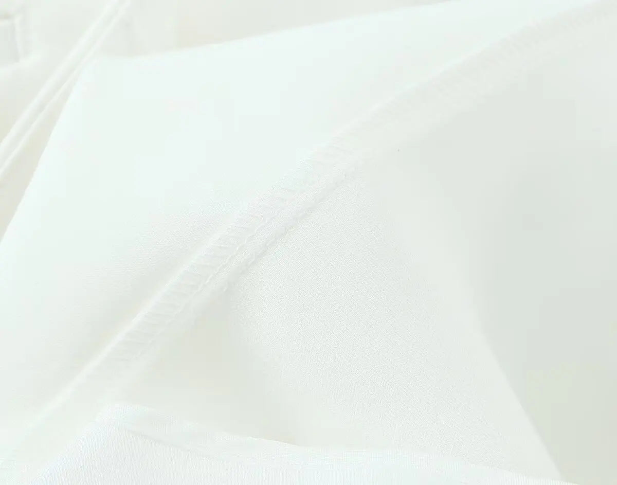 ZBZA Women High Waist A-line Shorts Loose Fit Double Pocket Zipper Solid Color Casual Mini Shorts Spring Summer New Chic Shorts.