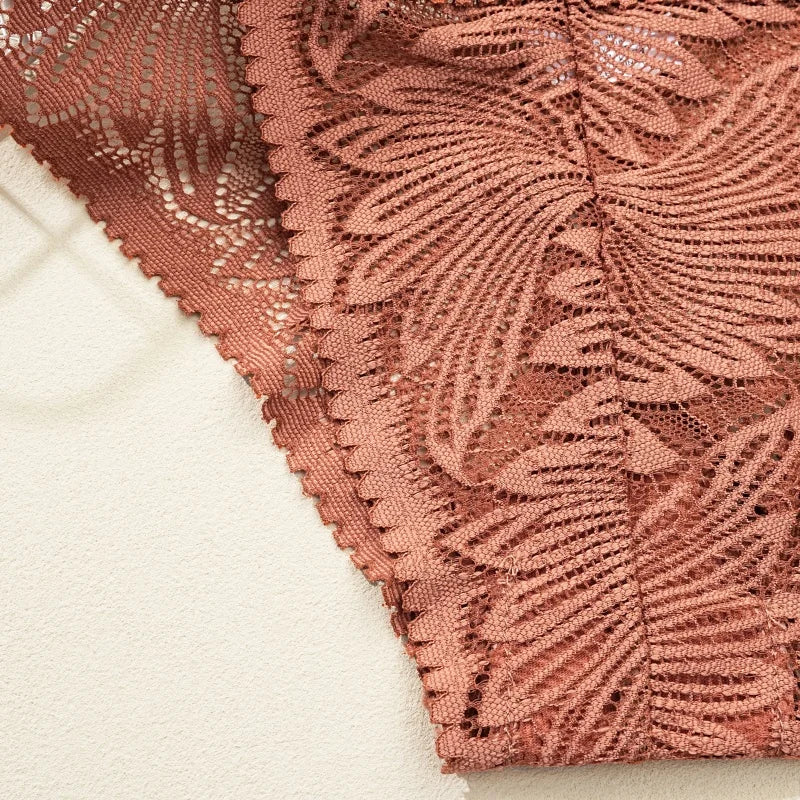 3PCS/Set Women Lace Panties Sexy Low Riase Elastic Brifes Solid Color Perspective Breathable Underwear Ladeis Sexy Lingerie.